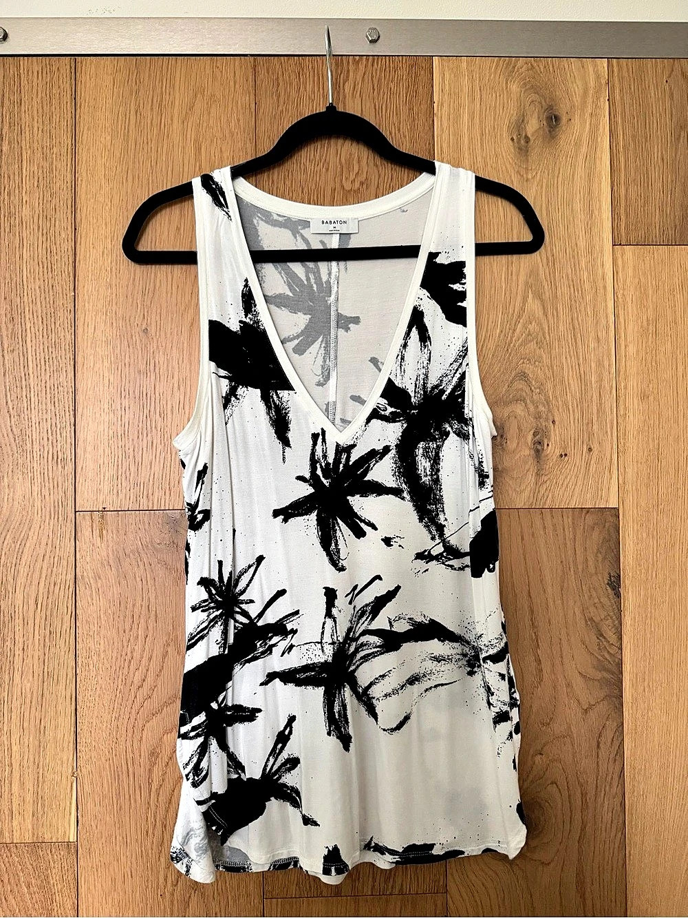 Babaton Aritzia Abstract Print Tank Top Size Medium Like New